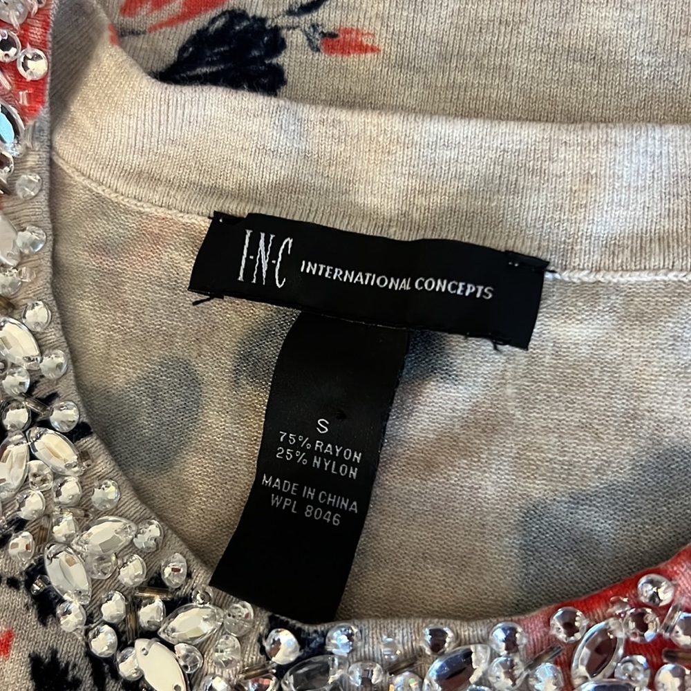 INC INTERNATIONAL CONCEPTS Embellished Floral Top S - Picture 7 of 7